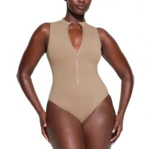 NWT, SKIMS Signature Swim Sleeveless One Piece Desert & Logo Camo, Size 4X